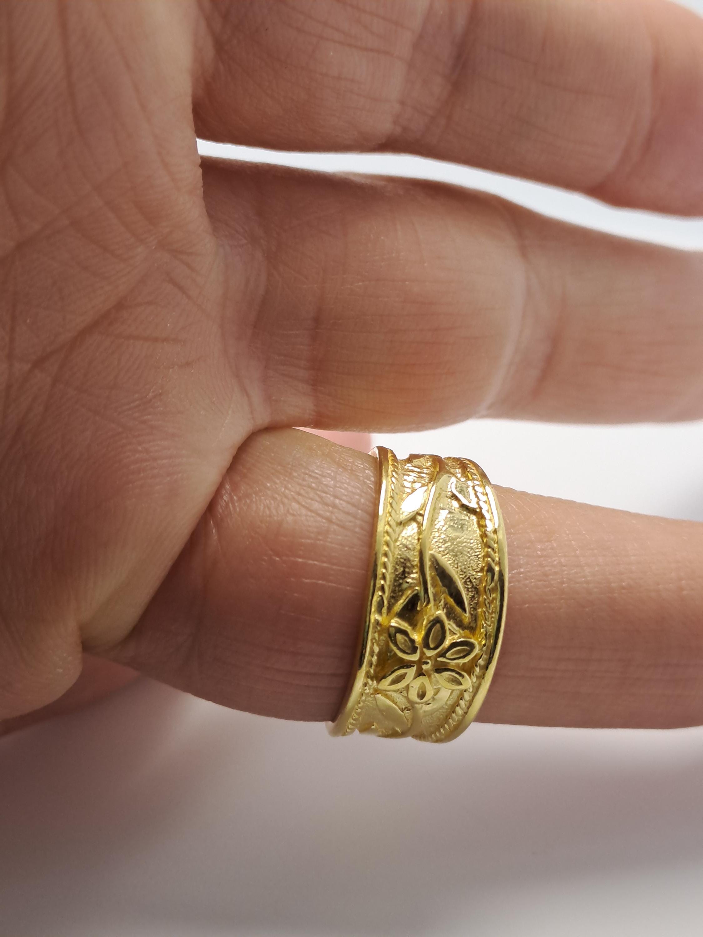 Byzantine Floral Cuff Ring – Adjustable Ornate Leaf Band with Classic Gold Finish