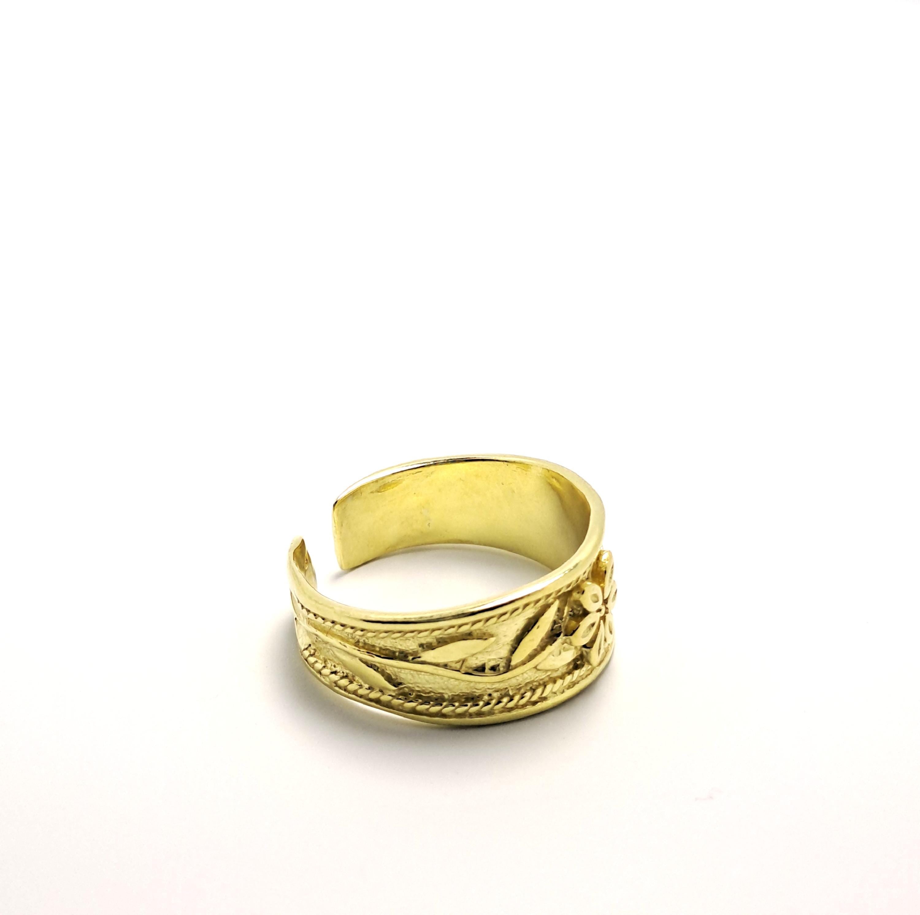 Byzantine Floral Cuff Ring – Adjustable Ornate Leaf Band with Classic Gold Finish
