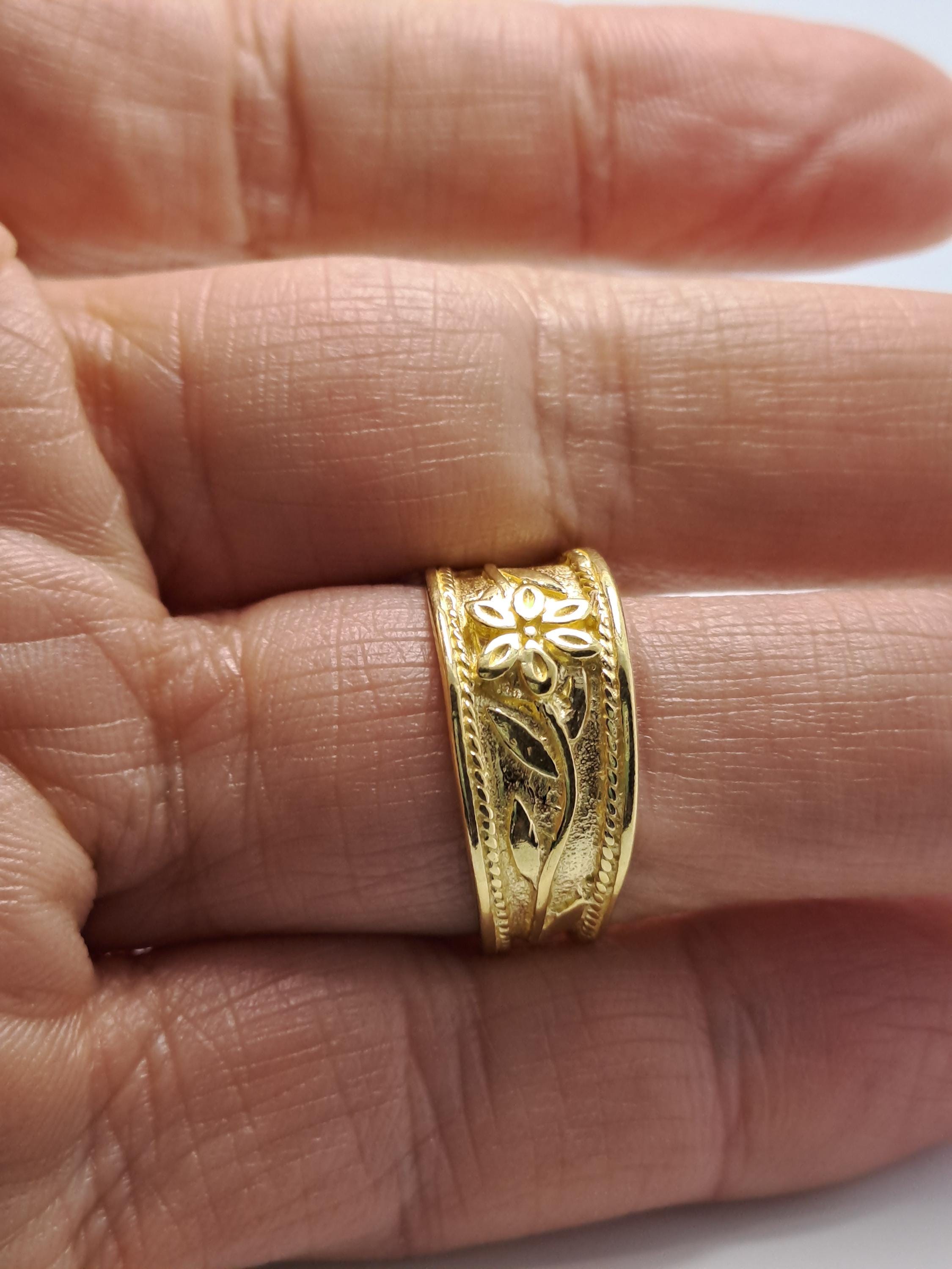 Byzantine Floral Cuff Ring – Adjustable Ornate Leaf Band with Classic Gold Finish