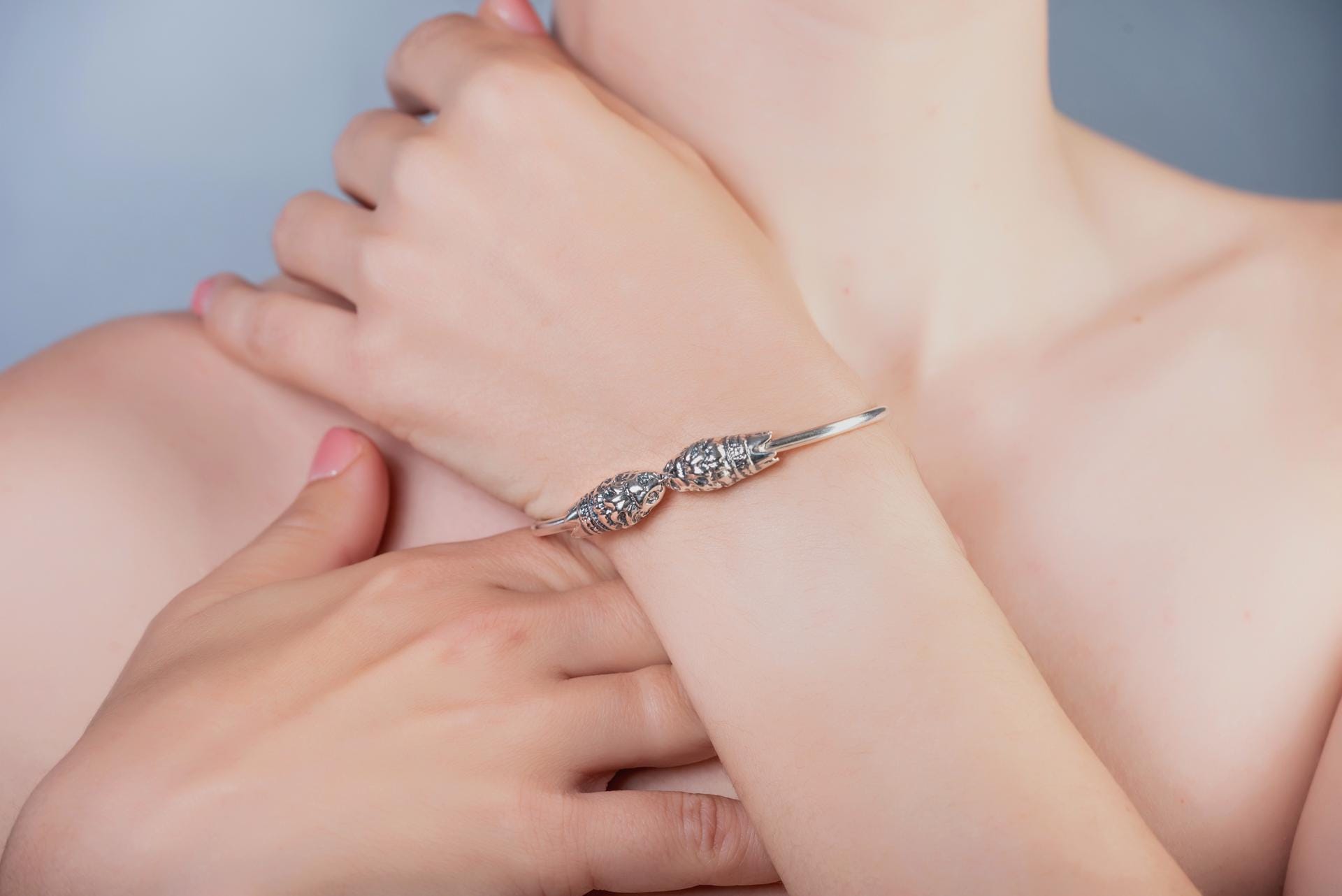 Double Lions Heads Cuff Bracelet Silver 925, Unisex Ancient Greek Mythology Symbol Bangle