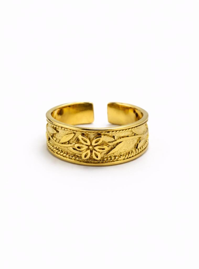 Byzantine Floral Cuff Ring – Adjustable Ornate Leaf Band with Classic Gold Finish