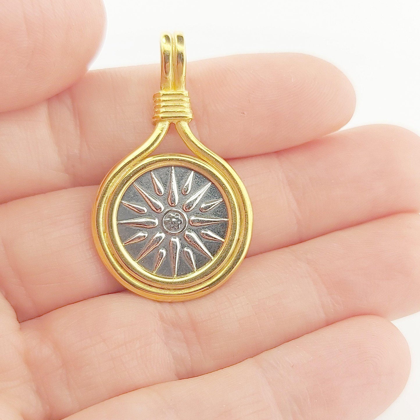 Vergina Star Pendant: Silver & Gold Macedonian Sun Medallion